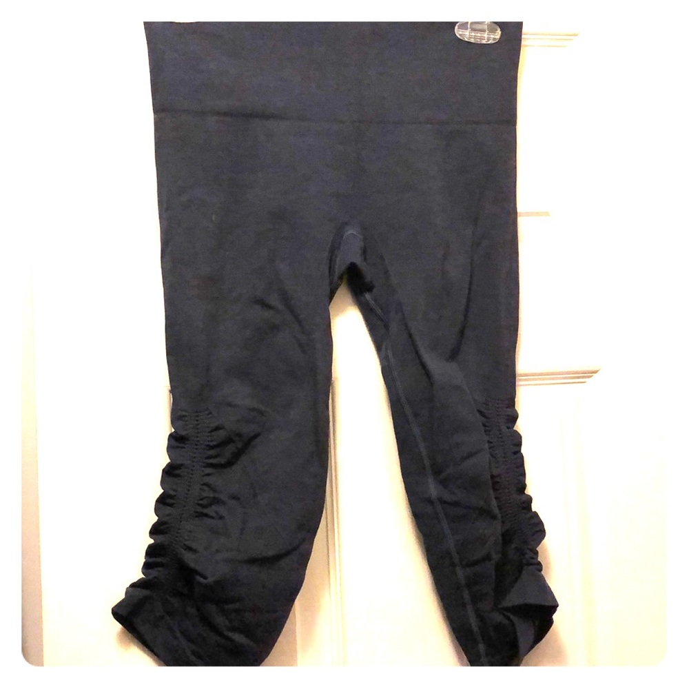 Lulu crop stretch leggings